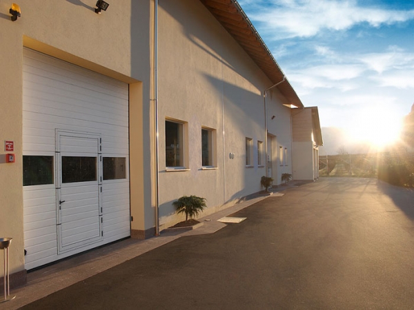 VODOROVN&Eacute; PRUHY_POMARANČ_max 7500x5560mm